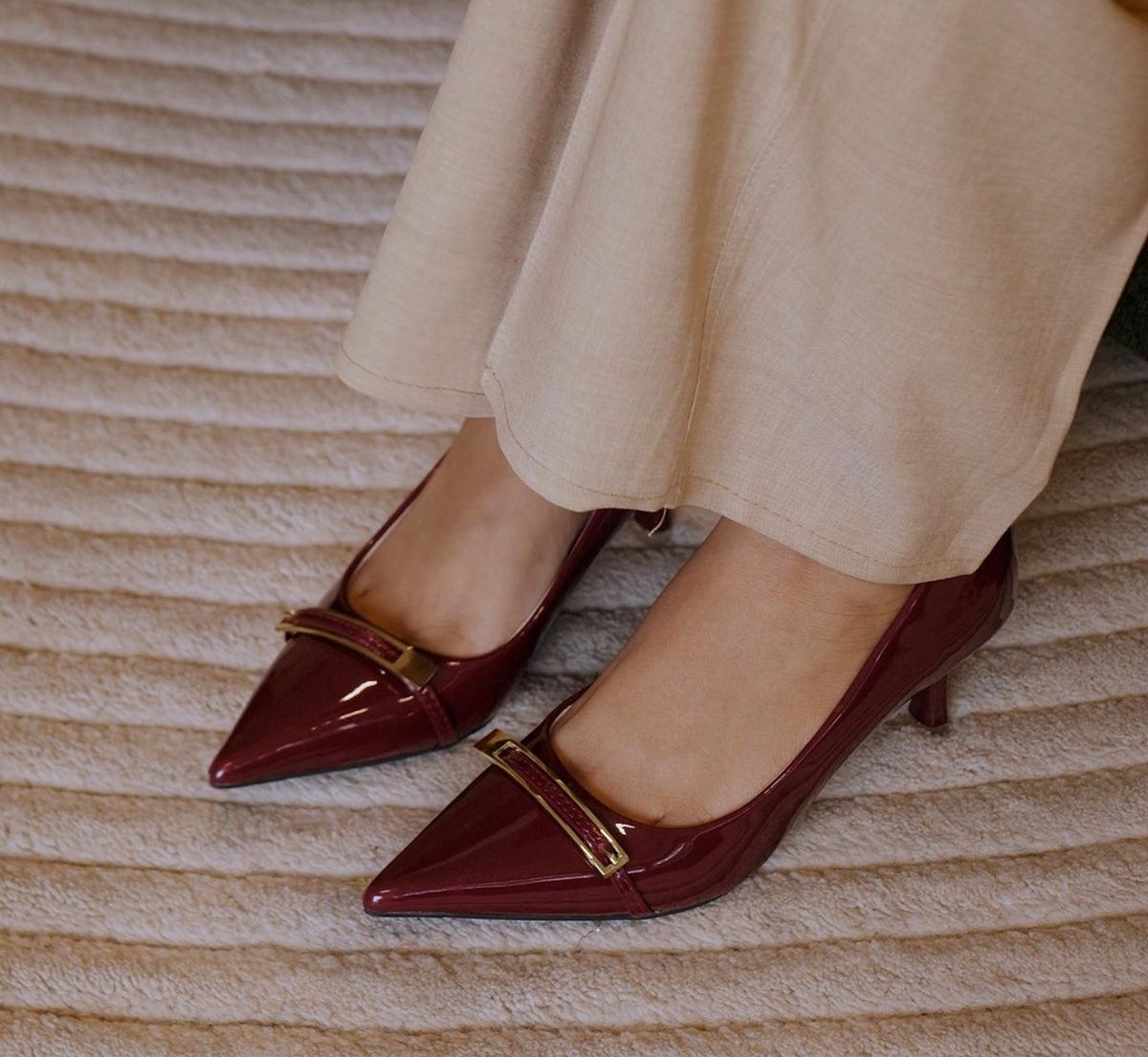 Demi - Burgundy