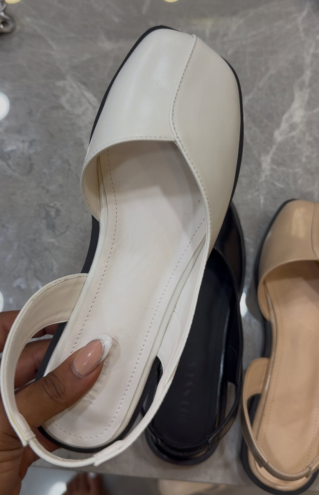 Enclose Flats - White (BS082)